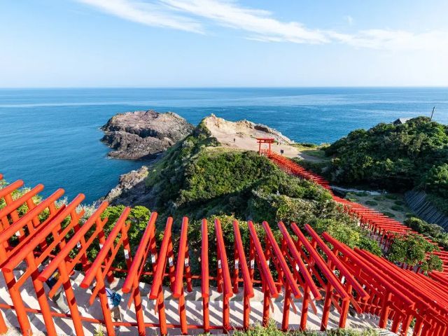 Kitakyushu Akiyoshido Cave Motonosumi Shrine Tour from Fukuoka
